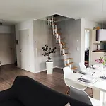 Moderne Neubau-wohnung Mit Kamin Und 35qm Dachterrasse Apartamento