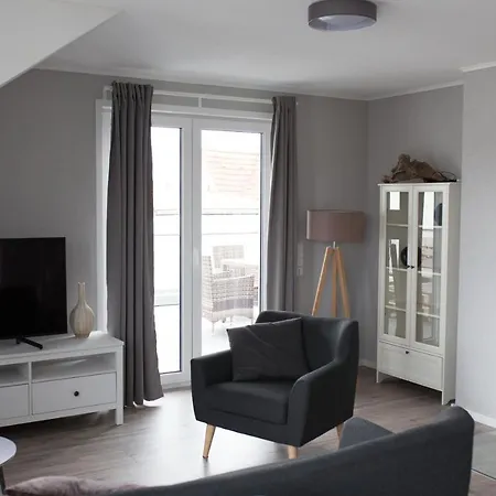 Moderne Neubau-wohnung Mit Kamin Und 35qm Dachterrasse Trossingen