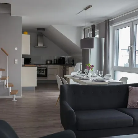 Moderne Neubau-wohnung Mit Kamin Und 35qm Dachterrasse *
