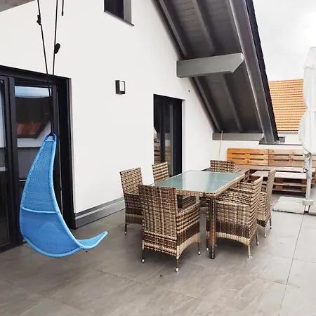 Moderne Neubau-wohnung Mit Kamin Und 35qm Dachterrasse Trossingen