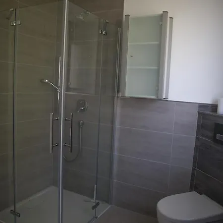 Moderne Neubau-wohnung Mit Kamin Und 35qm Dachterrasse Trossingen