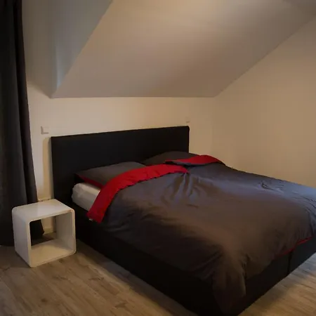 Moderne Neubau-wohnung Mit Kamin Und 35qm Dachterrasse Apartamento