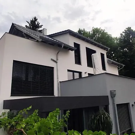 Moderne Neubau-wohnung Mit Kamin Und 35qm Dachterrasse * Trossingen
